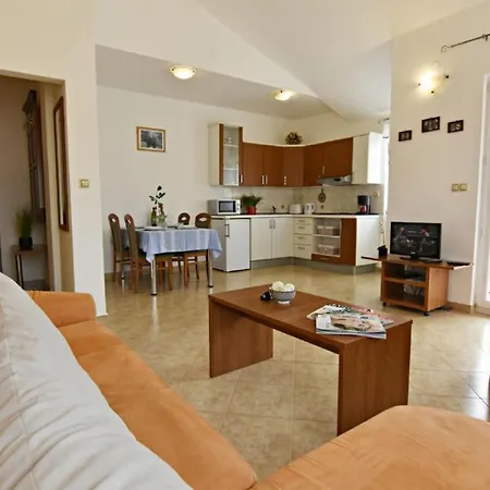 Noemi1 By Interhome *