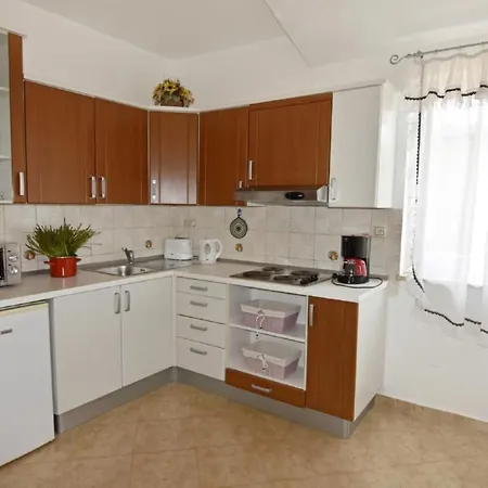 Apartment Noemi1 By Interhome Poreč