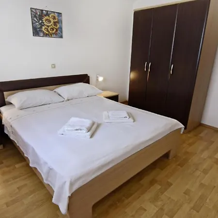 Noemi1 By Interhome Appartement *